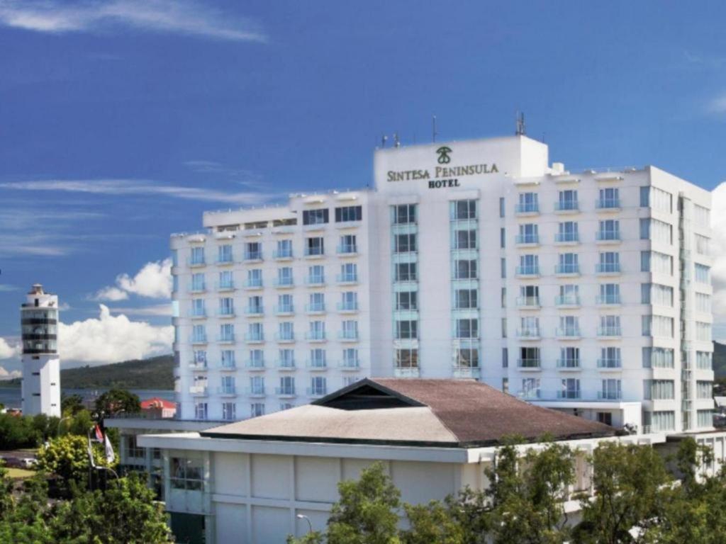 Sintesa Peninsula Hotel Manado Exterior foto